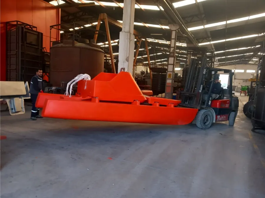 Large Plastic Body — Real Workshop Photograph